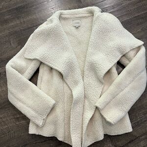 GUESS Cozy Cream Sherpa Jacket